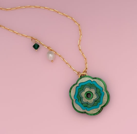 Folk Flower Charm Necklace (Emerald)